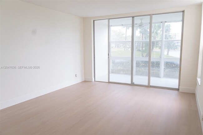Building Photo - 3051 N Course Dr