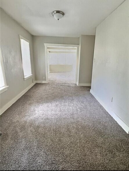 Building Photo - 8409 Park Ave