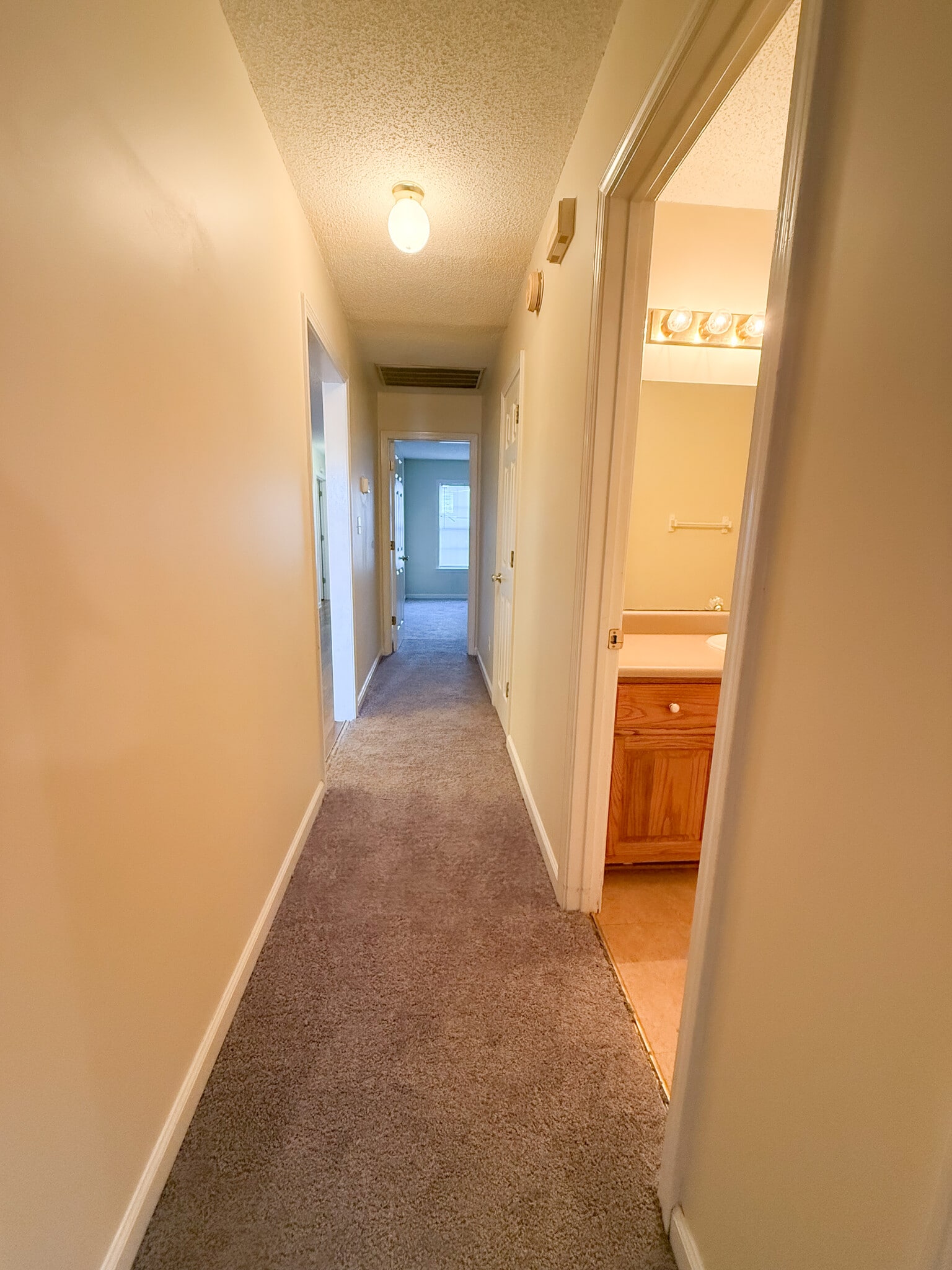 Building Photo - 412 E Pershing Ave