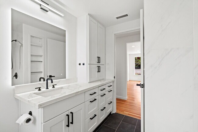 Building Photo - 13723 36th Ave NE