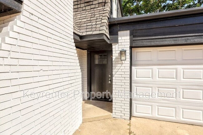 Building Photo - 1309 Crown Point Ave