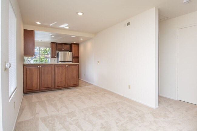 Building Photo - 4821 Bella Pacific Row