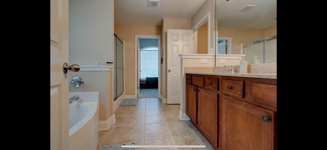 Building Photo - 752 Maidencane Dr