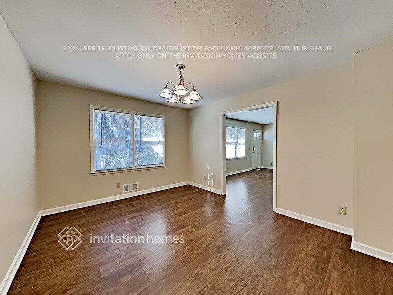 Building Photo - 624 Princess Cir