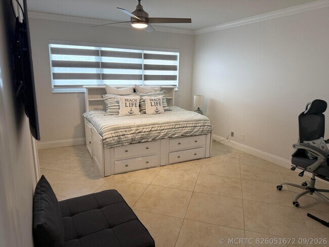 Building Photo - 3180 NE 48th Ct