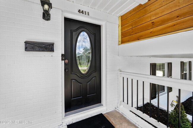Building Photo - 4411 Hartman Rd