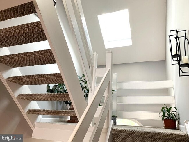 Building Photo - 11 Cabot Dr