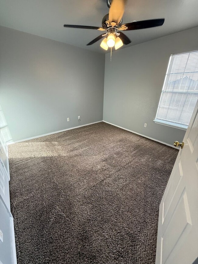 Building Photo - 3 Bed 1.5 Bath House Total Electric close to U of A Fort Smith