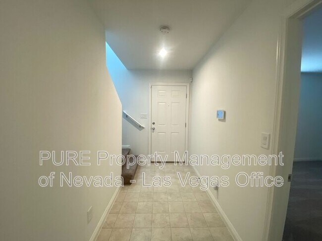 Building Photo - 4645 Pencester St