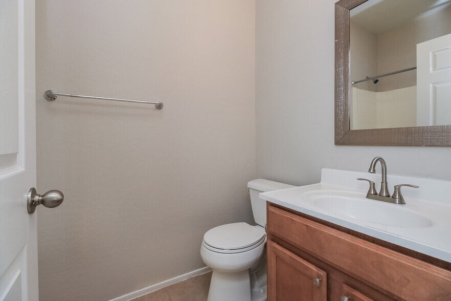 Building Photo - 3151 S Southwind Dr