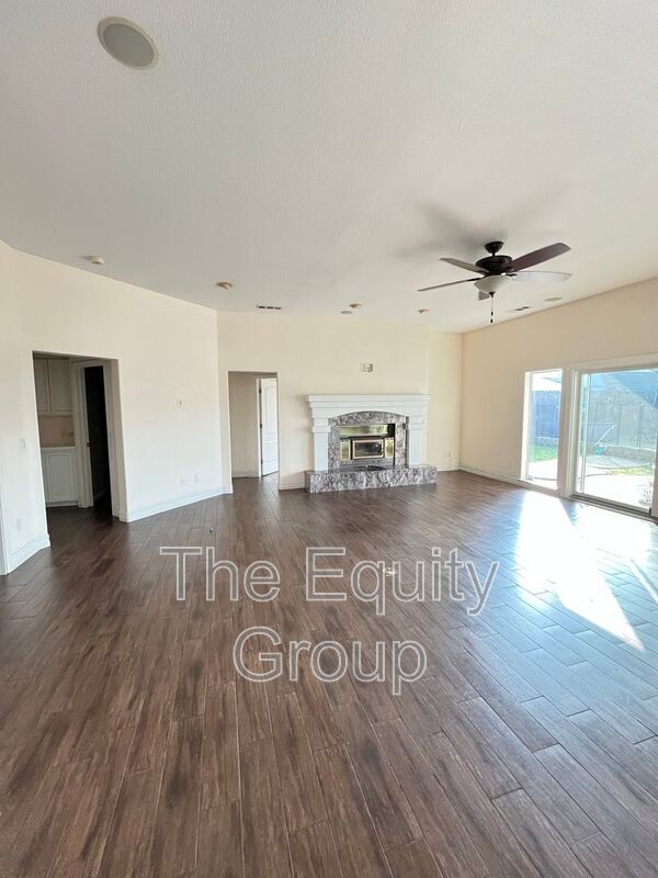 Building Photo - 3503 S Creekside Ct