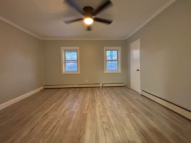 Building Photo - 318 E 1st Ave