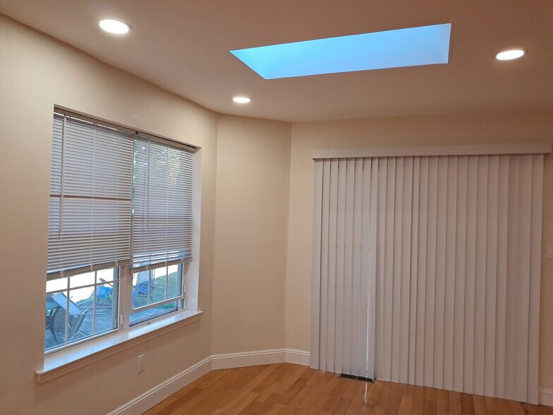 Building Photo - 17 Gaetano Ln