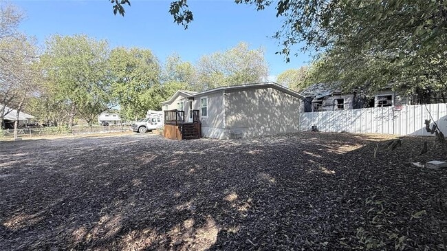 Building Photo - 1430 W Howard Ln