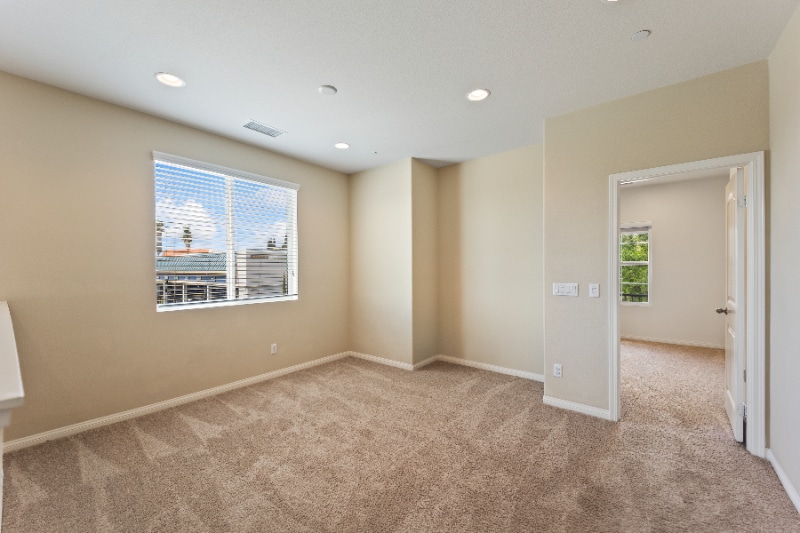 Building Photo - 950 N Ellie St