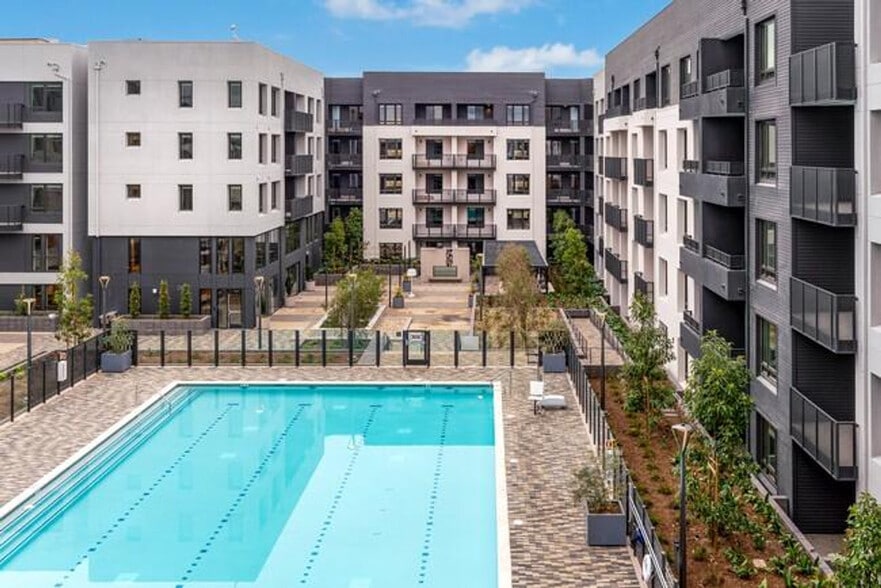 Building Photo - 3560 Rambla Pl
