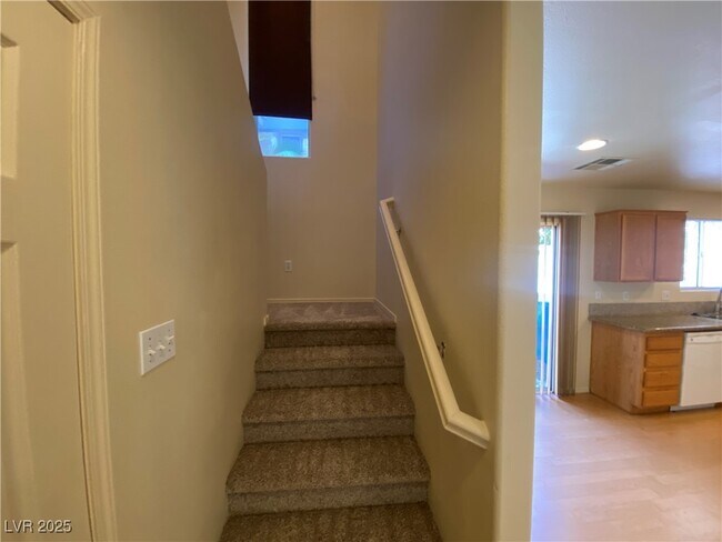 Building Photo - 3945 Bayamon St