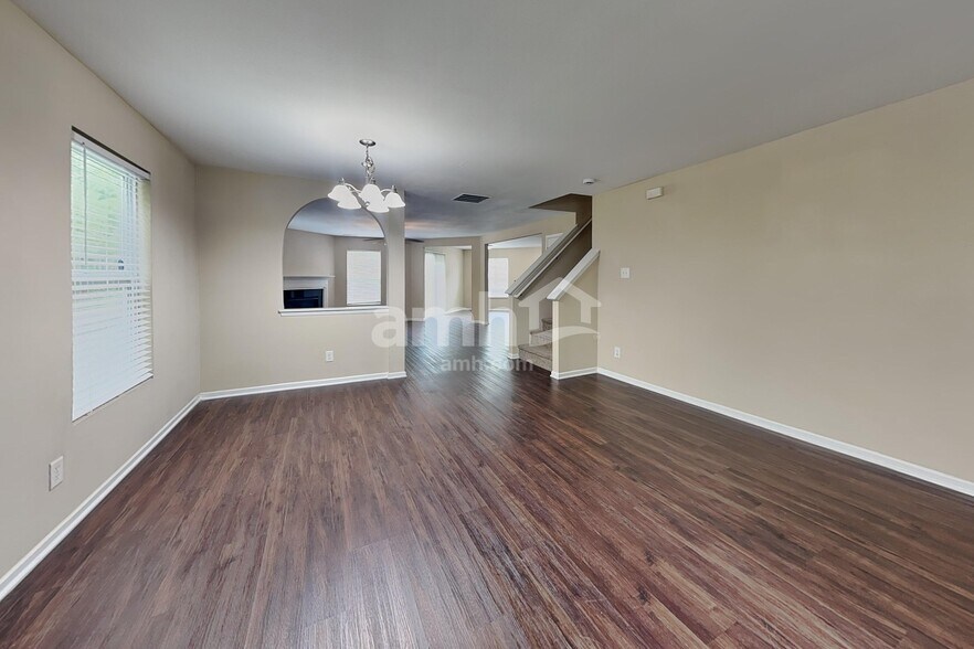 Building Photo - 1320 Perga Ct