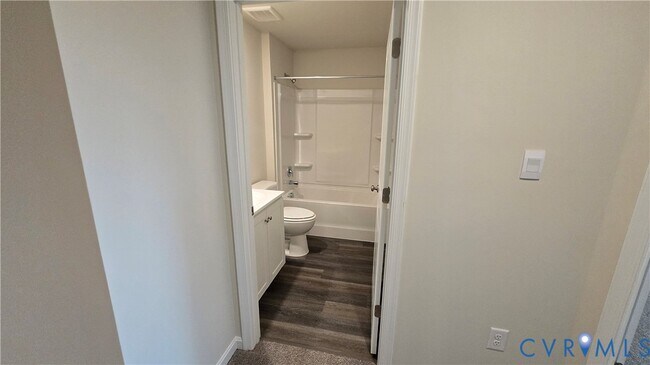 Building Photo - 6013 Banyan Ln