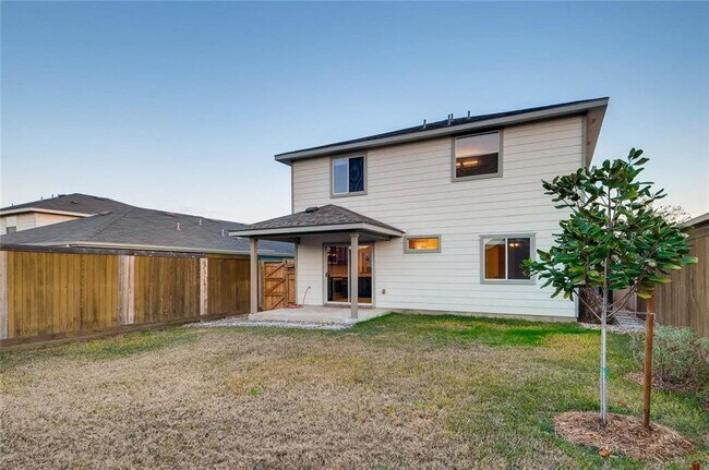 Building Photo - Spacious 4 Bed 3 Bath Rental with Modern Touches in Austin