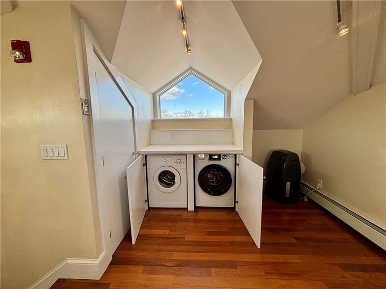 Building Photo - 22 Mt Vernon St