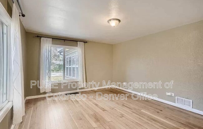 Building Photo - 925 Harlan St