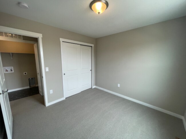 Building Photo - 6381 Rollick Dr