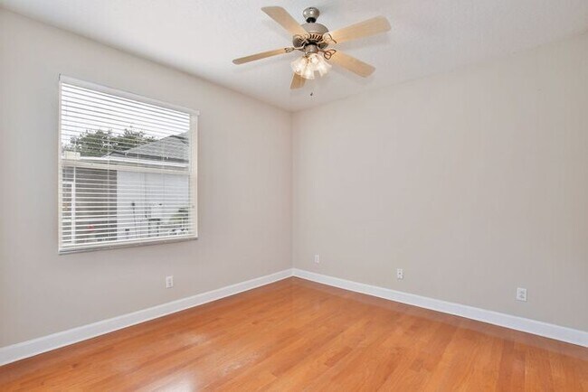 Building Photo - Stunning 4/3 Pool Home with a Bonus Room a...