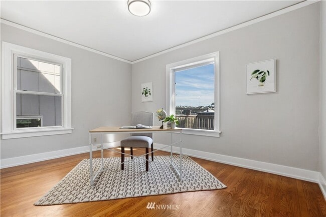 Building Photo - Spacious Montlake Rental with Stunning Vie...