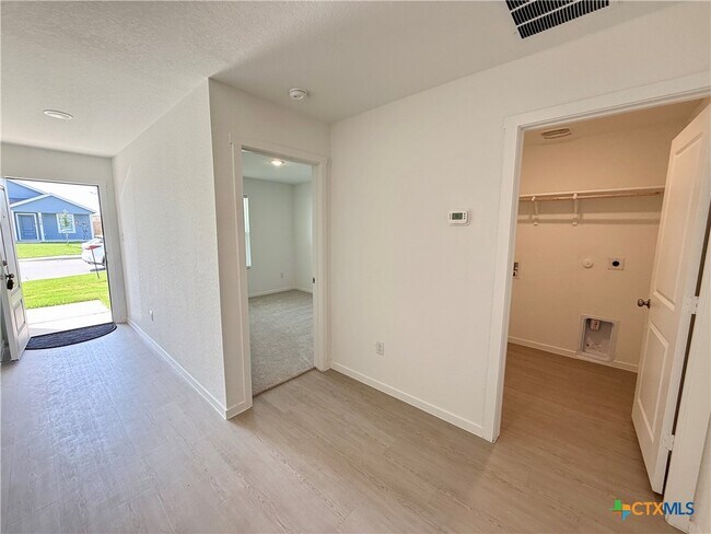 Building Photo - 3175 Dispatch Dr