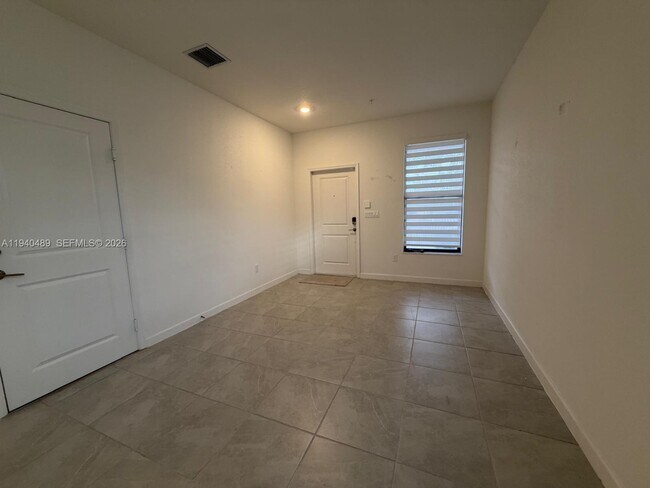 Building Photo - 286 SW 159th Dr