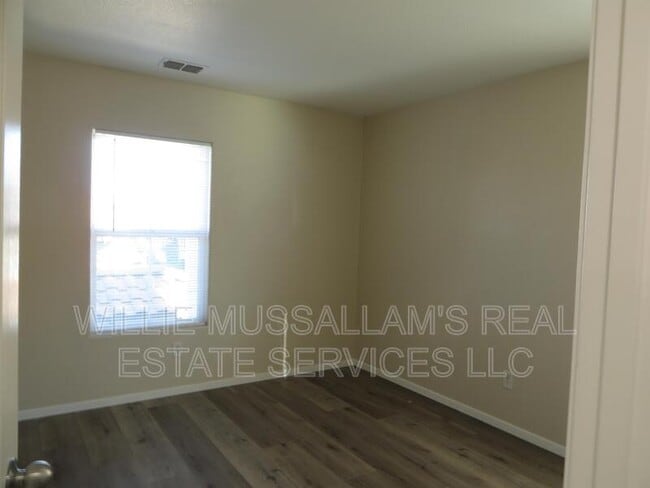 Building Photo - 16699 Colonial Trail