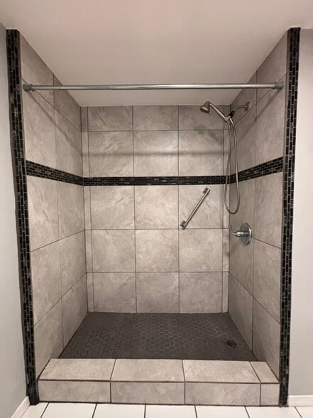 Building Photo - 302 Union St