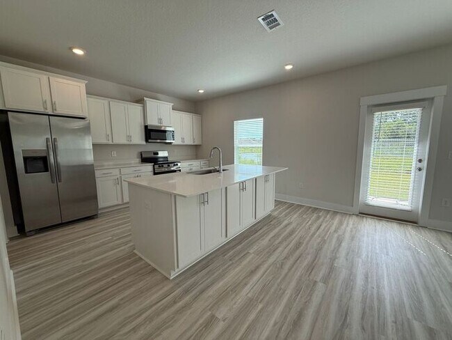 Building Photo - Gulf Breeze - Deer Ridge Crossing - 4 bedroom, 2.5 bathroom - New Construction
