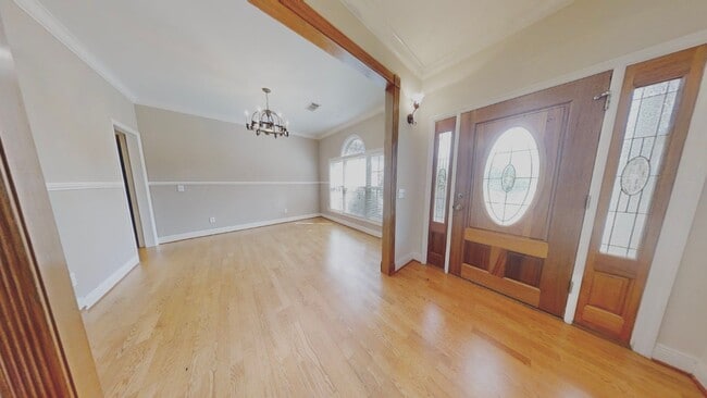 Building Photo - Spacious Home in Mill Creek