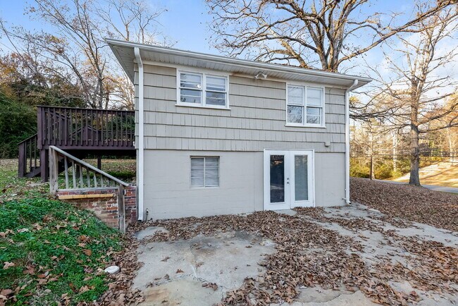Building Photo - 2568 Forestdale Blvd