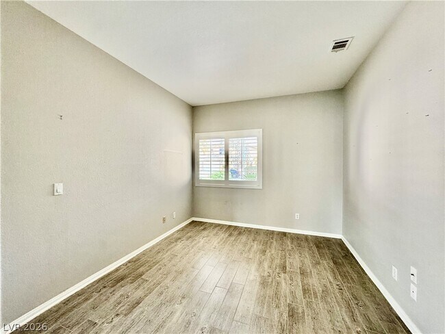 Building Photo - 8645 Emerald Grove Way