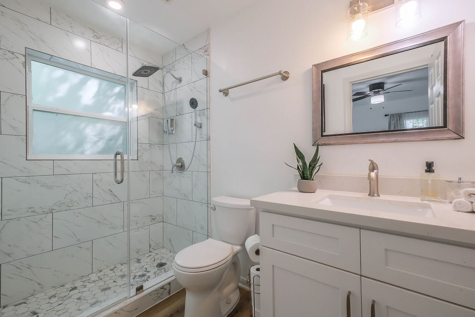 Building Photo - 6705 Lodge St