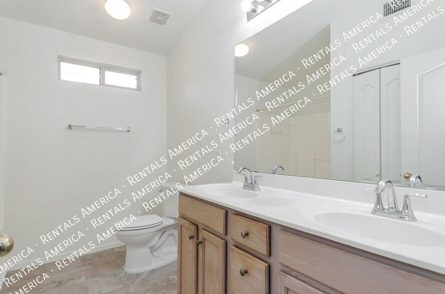 Building Photo - 894 N Sugar Maple Pl