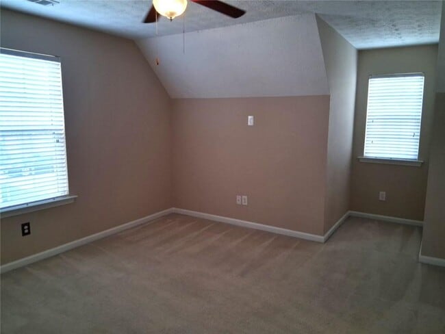 Building Photo - 130 Vinings Dr