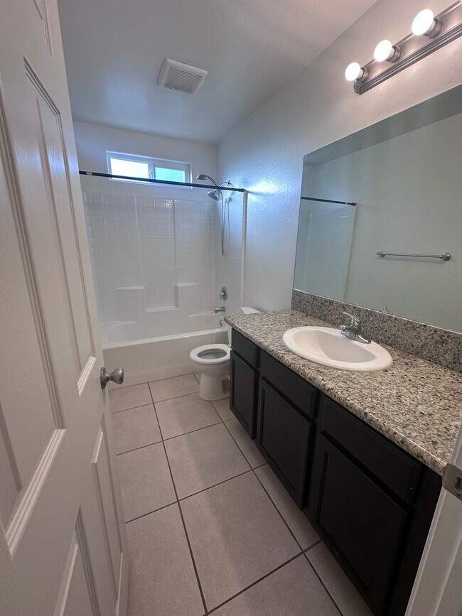 Building Photo - 509 Chapultepec Ave