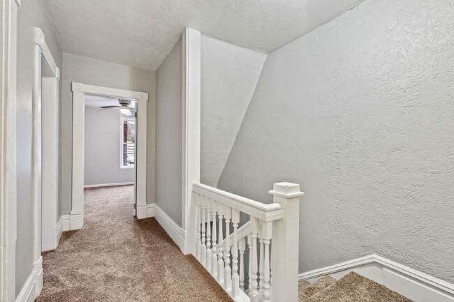 Building Photo - 410 Lorenz Ave