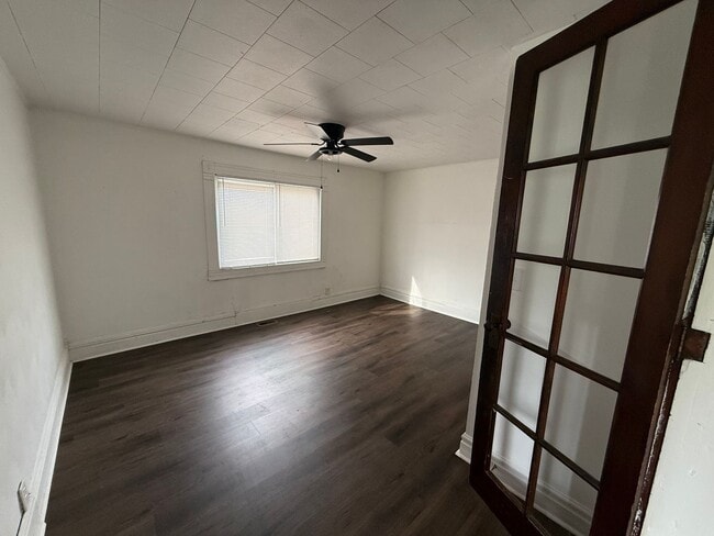 Building Photo - House for Rent