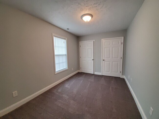 Building Photo - 142 N Copper Creek Dr