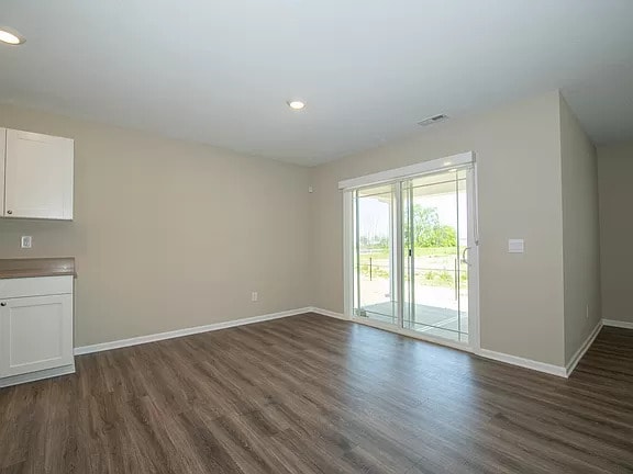 Building Photo - Fantastic 4bd/2ba home! Coming soon!