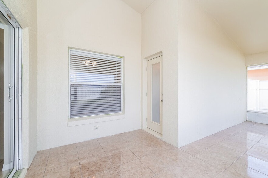 Building Photo - 431 Peppermill Cir