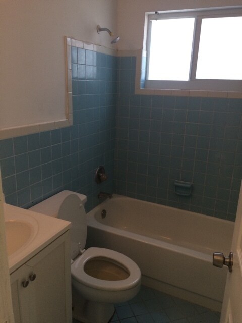 Building Photo - 2871 NW 12th Ct