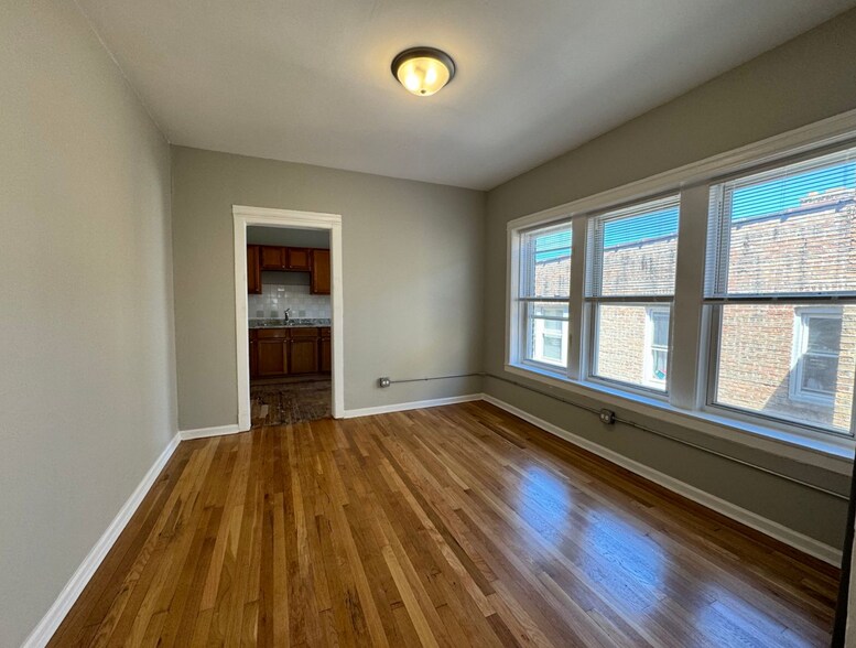 Building Photo - 4908 N Saint Louis Ave
