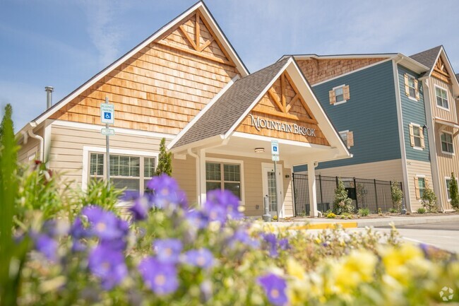Building Photo - Mountain Brook