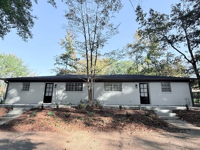 Primary Photo - Renovated 2BR/1BA For Rent